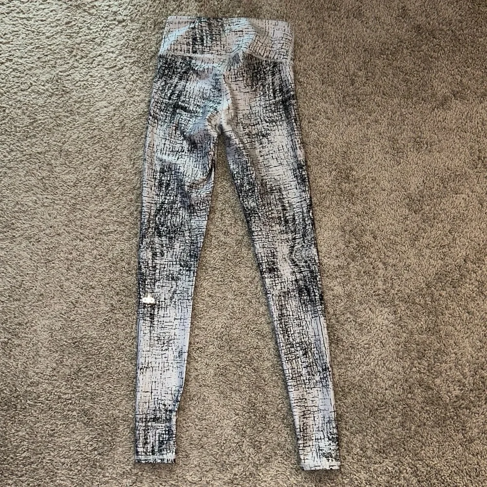 Alo Tech Lift Airbrush Leggings - Picture 3 of 4